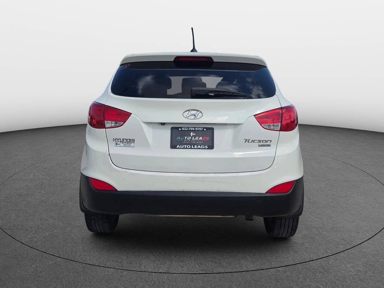 Used 2011 Hyundai Tucson Limited w/ Premium Pkg 3 FWD image 6