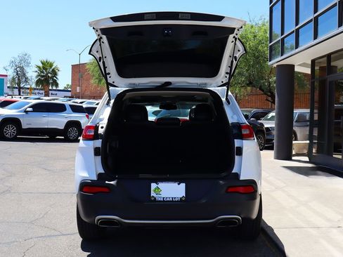 Used 2016 Jeep Cherokee Limited image 22