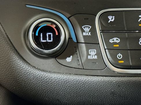 Certified 2024 Chevrolet Equinox LT FWD image 17