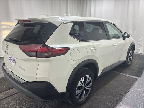 Used 2023 Nissan Rogue SV image 4