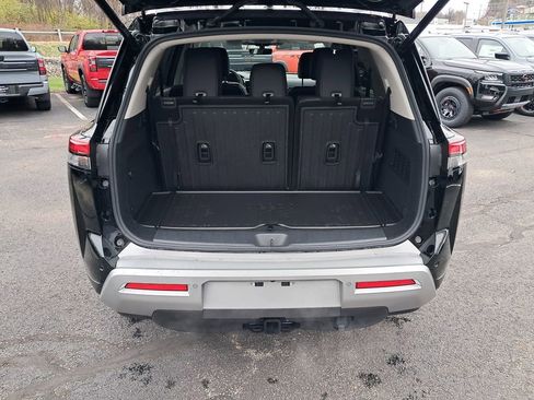 New 2025 Nissan Pathfinder SL w/ SL Premium Package image 24