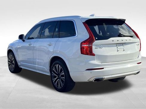 Used 2021 Volvo XC90 T6 Momentum image 5