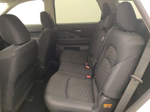 Used 2022 Nissan Pathfinder SV FWD image 18