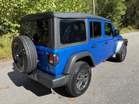 Used 2025 Jeep Wrangler Unlimited Sport image 6