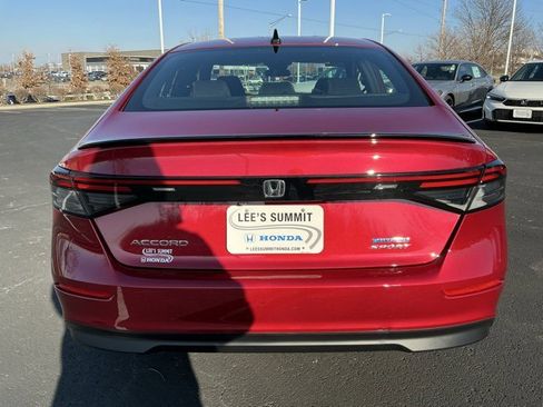 Used 2024 Honda Accord Sport image 3