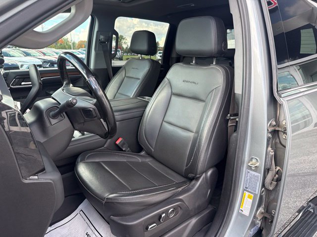 Used 2024 GMC Sierra 3500 Denali w/ Denali Reserve Package AWD/4WD image 14