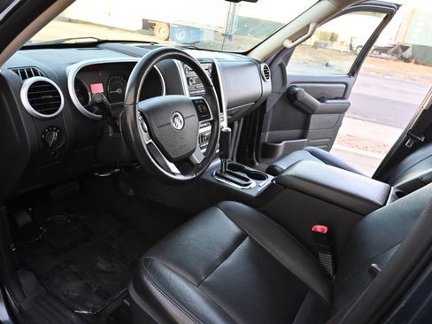 Used 2010 Mercury Mountaineer Premier image 11