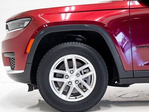 Used 2023 Jeep Grand Cherokee L Laredo AWD/4WD image 32