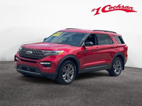 Used 2022 Ford Explorer XLT w/ Equipment Group 202A AWD/4WD image 39