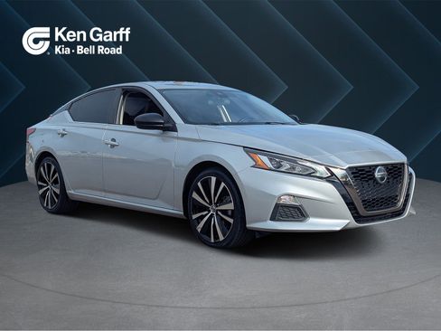 Used 2021 Nissan Altima 2.5 SR image 1