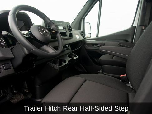 Used 2025 Mercedes-Benz Sprinter 2500 image 29