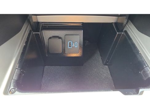 Used 2022 Ford Explorer Limited w/ Equipment Group 301A AWD/4WD image 28