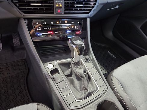 New 2026 Volkswagen Jetta SE FWD image 23