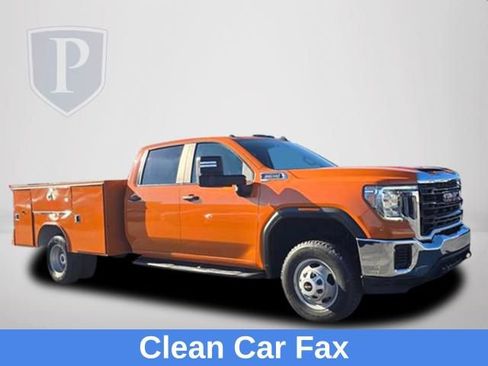 Used 2022 GMC Sierra 3500 Pro w/ Convenience Package image 2