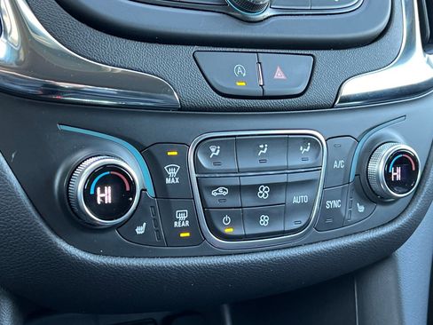 Used 2024 Chevrolet Equinox LT image 17