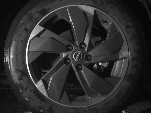 Used 2025 Nissan Rogue SV image 13