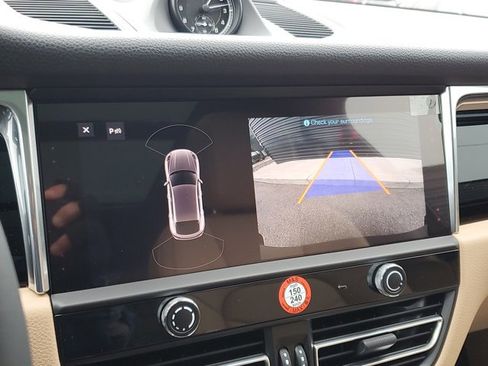 Used 2025 Porsche Macan image 35