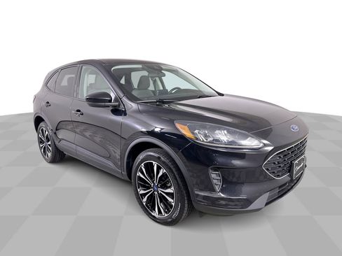 Used 2022 Ford Escape SE w/ SE Sport Appearance Package image 38