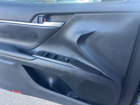 Used 2024 Toyota Camry SE image 6