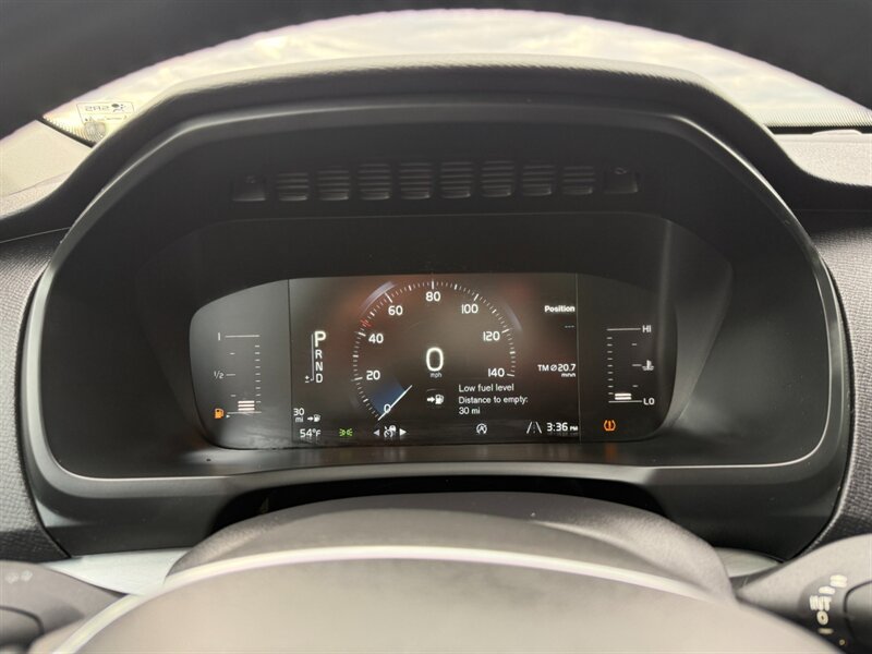 Used 2017 Volvo XC90 T5 Momentum w/ Vision Package FWD image 17