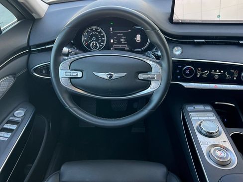 Used 2025 Genesis GV70 2.5T AWD/4WD image 19
