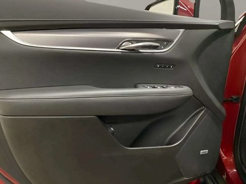 Used 2024 Cadillac XT6 Luxury AWD/4WD image 30