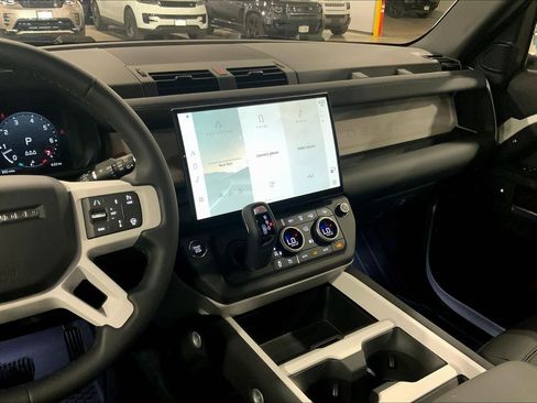 New 2026 Land Rover Defender 110 X-Dynamic SE image 6