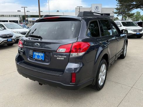 Used 2010 Subaru Outback 2.5i Limited AWD/4WD image 4