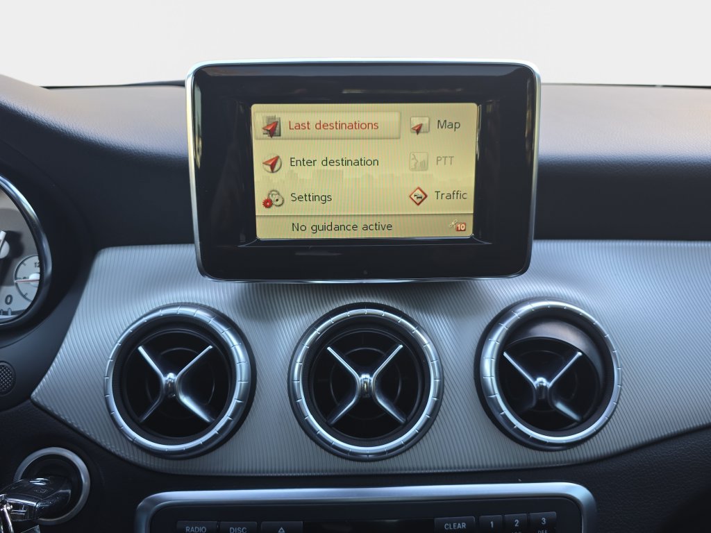 Used 2014 Mercedes-Benz CLA 250 image 24