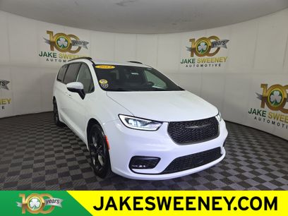 Used 2023 Chrysler Pacifica Touring-L w/ S Appearance Package