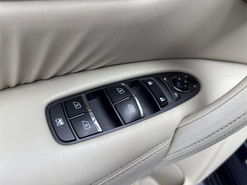 Used 2016 INFINITI QX80 2WD w/ Driver's Assistance Package image 18