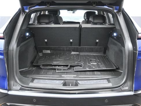 Used 2024 Cadillac Lyriq Tech RWD image 37