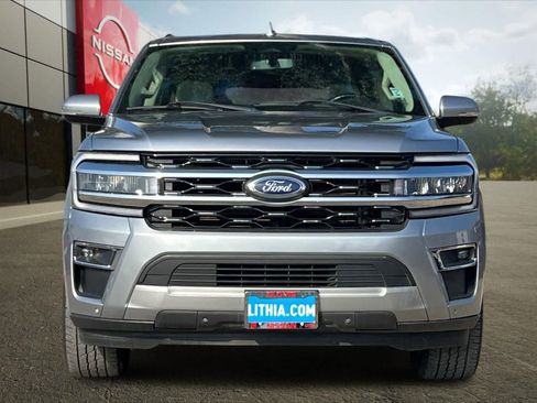 Used 2022 Ford Expedition Limited image 11