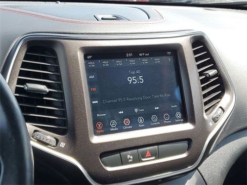 Used 2020 Jeep Cherokee Trailhawk w/ Cold Weather Group image 13