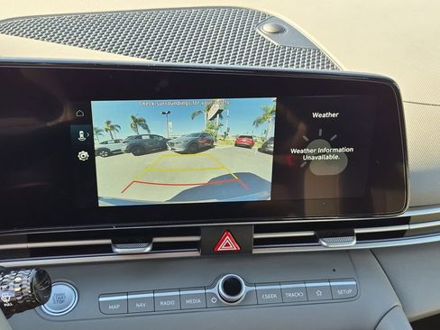 Used 2025 Hyundai Elantra SEL FWD image 18