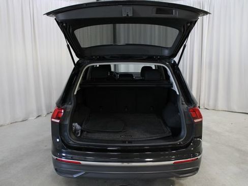 Used 2024 Volkswagen Tiguan SE AWD/4WD image 32