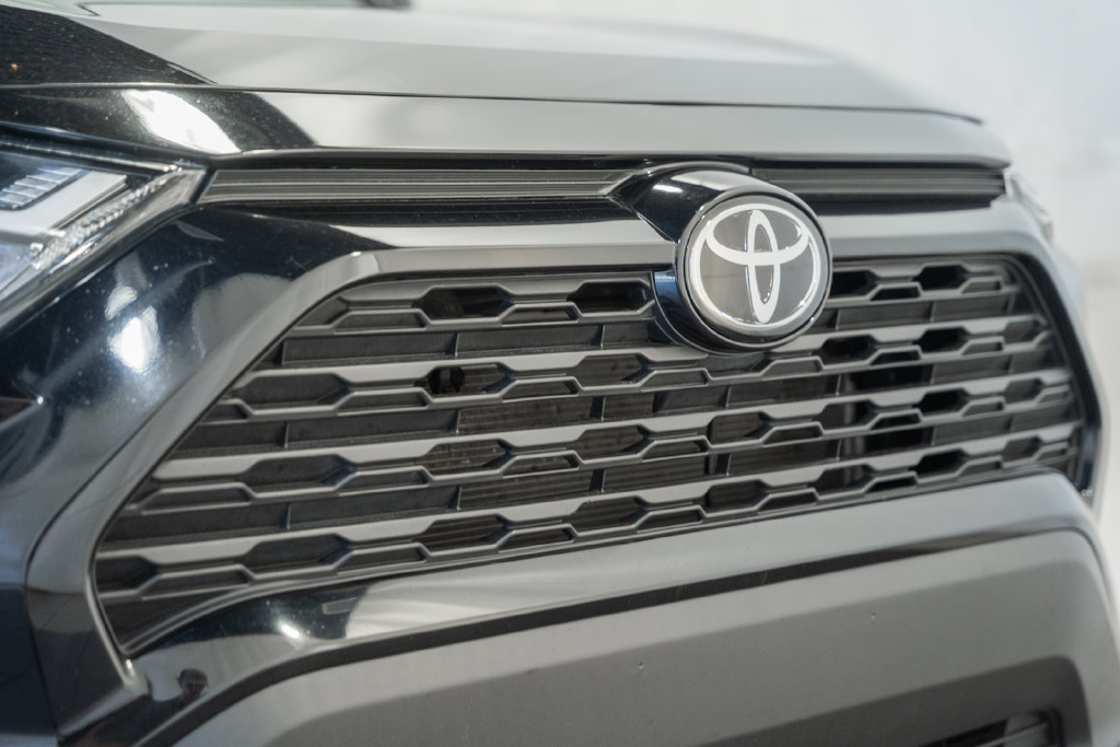 Certified 2025 Toyota RAV4 XLE AWD/4WD image 7
