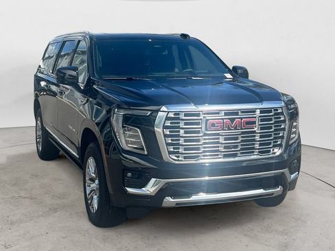 Used 2026 GMC Yukon XL Denali w/ Sun & Power Step Package AWD/4WD image 3