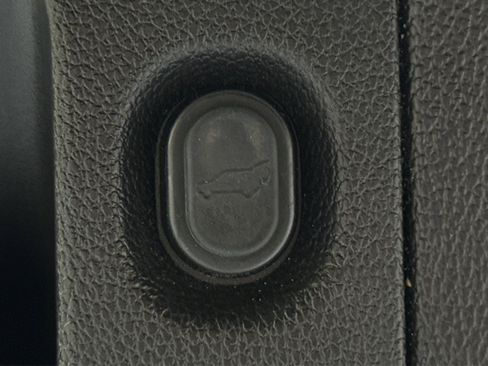 Used 2016 Cadillac Escalade 2WD image 26