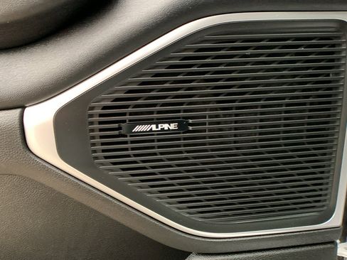 Used 2025 Jeep Wagoneer 4WD image 13