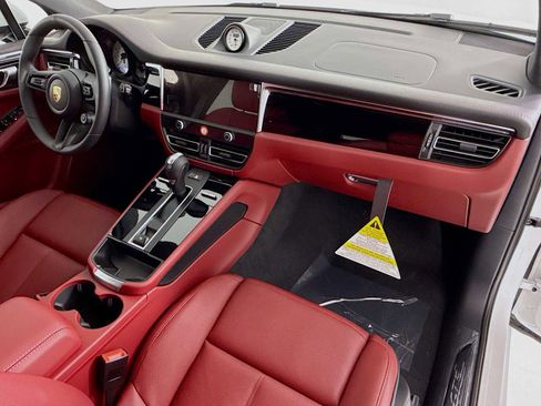 New 2026 Porsche Macan GTS image 31