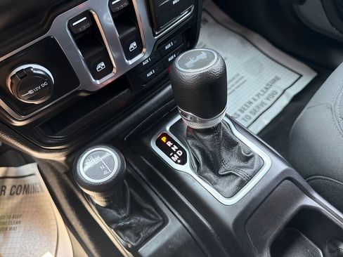 Used 2021 Jeep Wrangler Sport AWD/4WD image 24