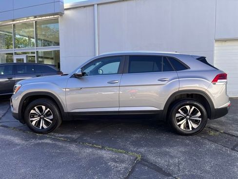 Used 2024 Volkswagen Atlas Cross Sport SE image 9