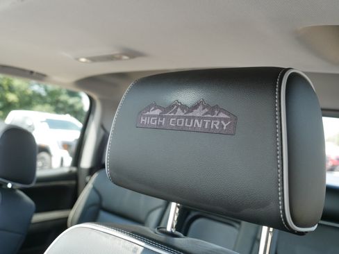 Used 2018 Chevrolet Silverado 1500 High Country AWD/4WD image 35