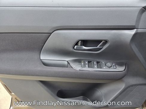 New 2025 Nissan Kicks S image 9