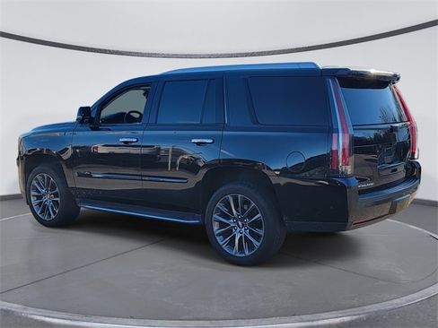 Used 2019 Cadillac Escalade Luxury w/ Escalade Sport Edition image 3