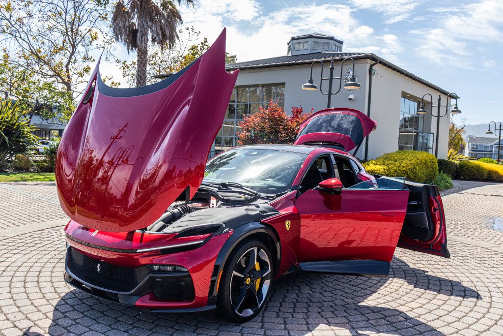 Used 2023 Ferrari Purosangue AWD/4WD image 34