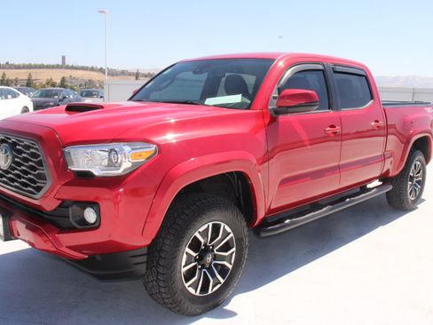 Certified 2021 Toyota Tacoma TRD Sport w/ Technology Package RWD image 8