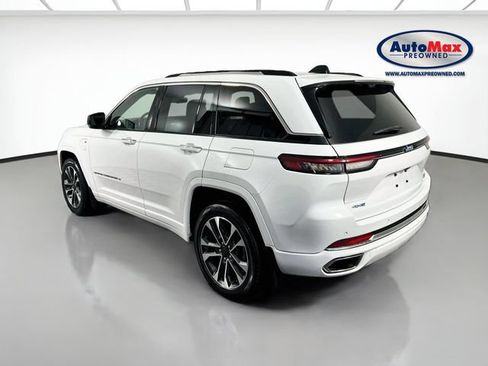 Used 2022 Jeep Grand Cherokee Overland w/ Advanced Protech Group III AWD/4WD image 6