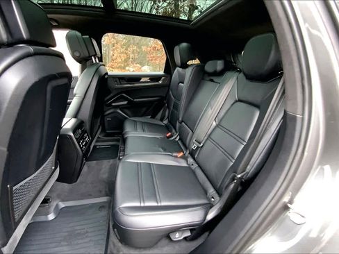 Used 2025 Porsche Cayenne GTS image 18